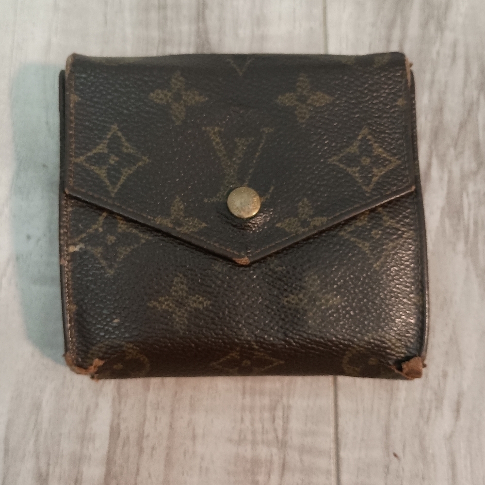 Louis Vuitton Monogram Porte Monnaie Billets Wallet Authentic